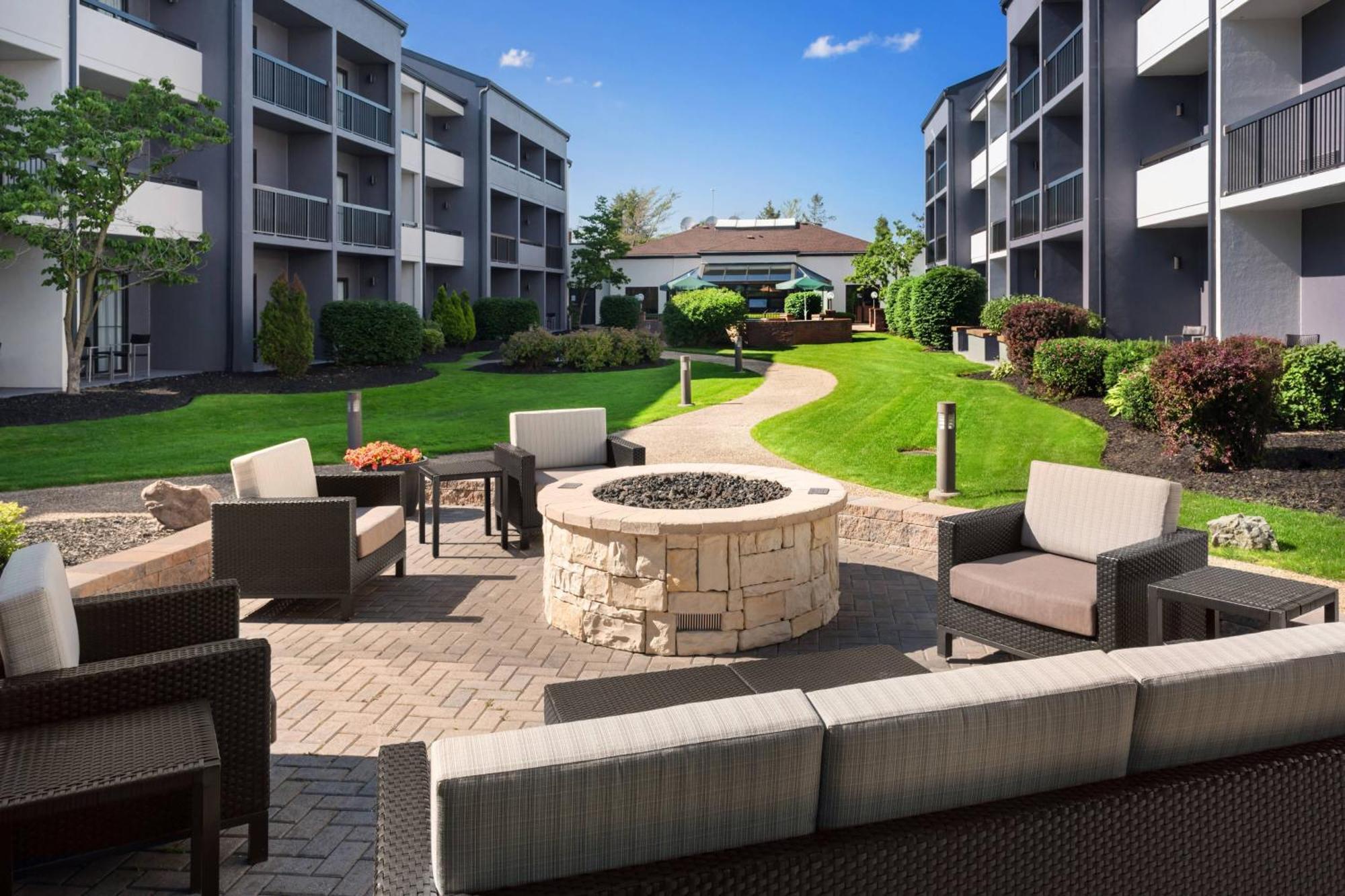 Courtyard Syracuse Carrier Circle Hotell East Syracuse Exteriör bild